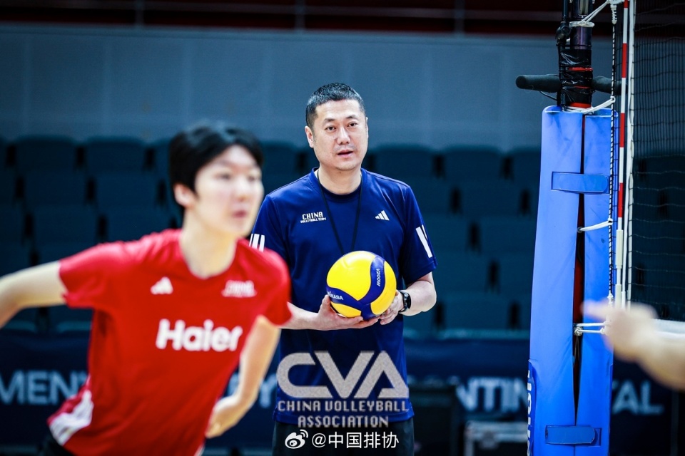 中国女排有望锁定A1席位，避战日韩直通半决赛前景乐观
