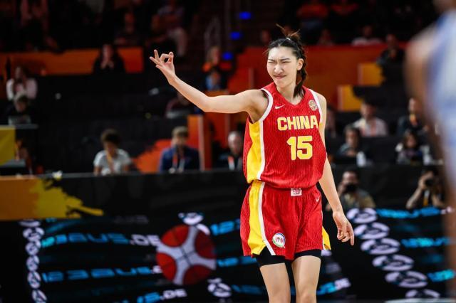 30小时脱胎换骨：中国女篮大胜意大利20分昂首挺进八强
